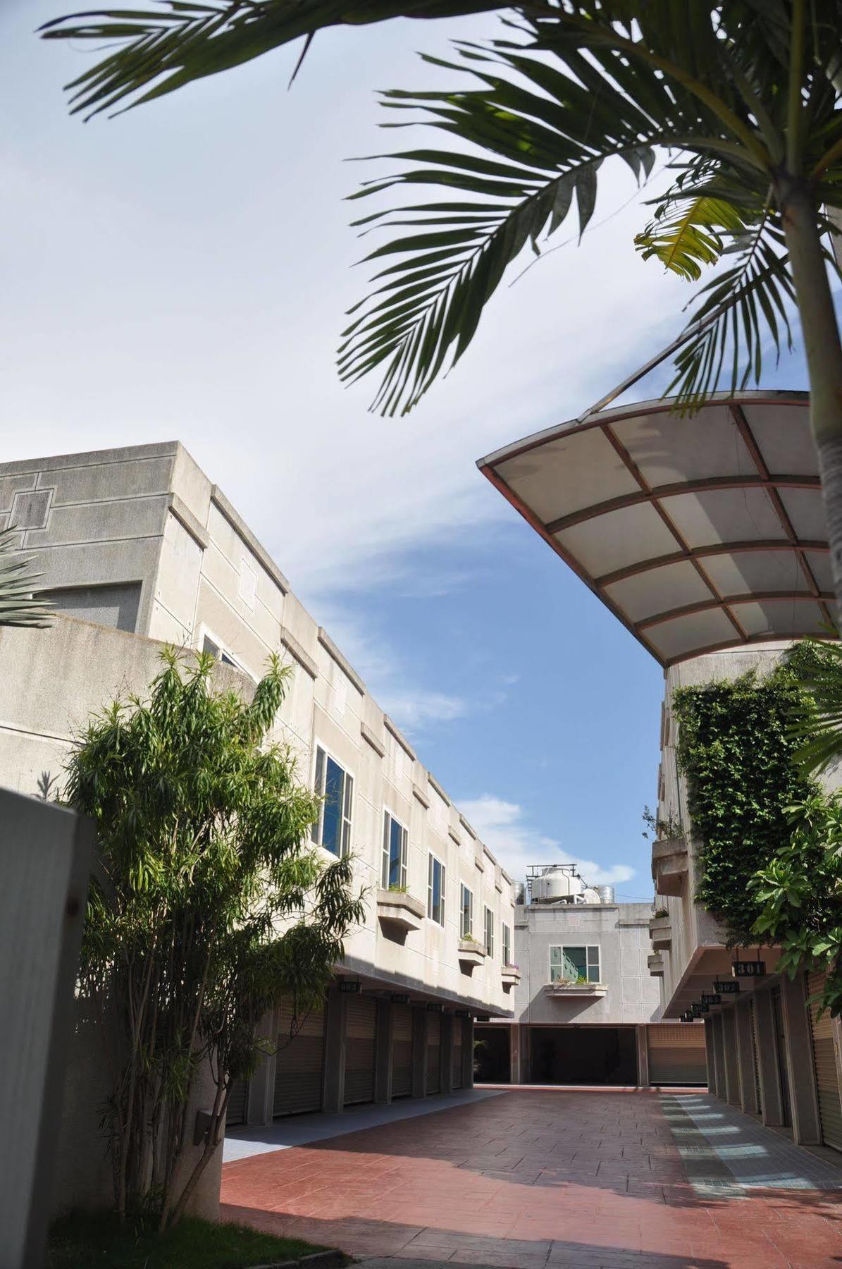Beverly Garden Motel Chiayi Buitenkant foto